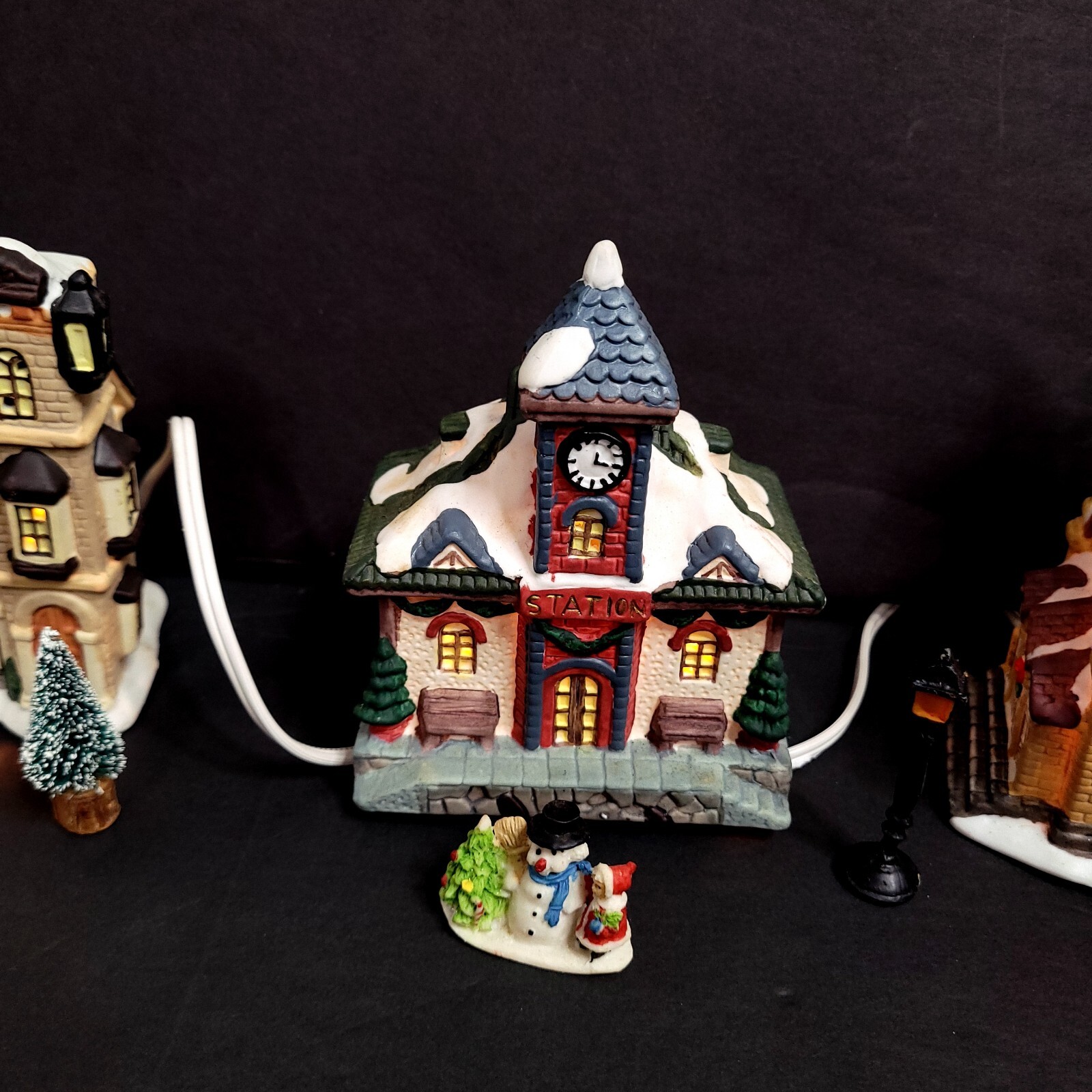 Victorian Traditions 7 Piece Village Set Illuminated With Cord/bulb