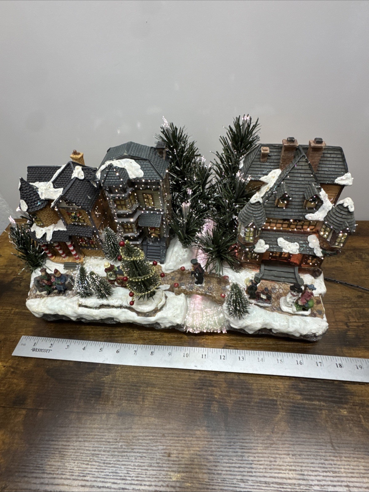 Puleo 8.5″ Animated Christmas Village Fiber Optic Color Changing Lights 0127034R