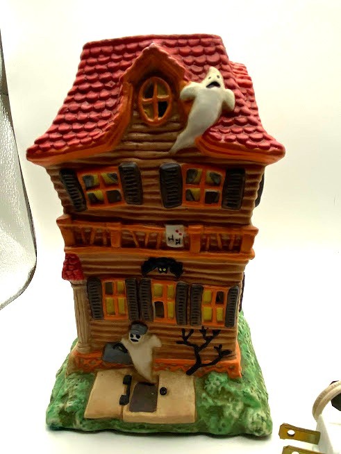 Creepy Hollow Haunted Hotel Lighted Haunted House with Cord Boxed