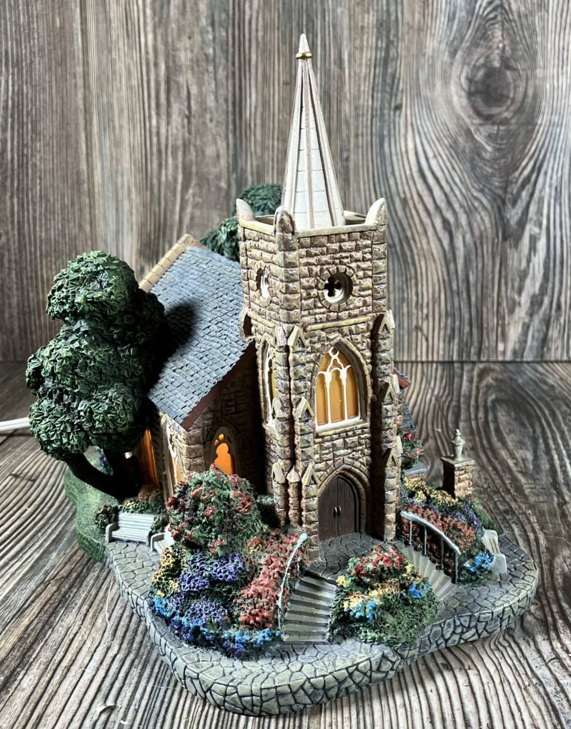 Thomas Kinkade Windermer Church 1999 Lighted Hawthorne Lamplight Village #I2591