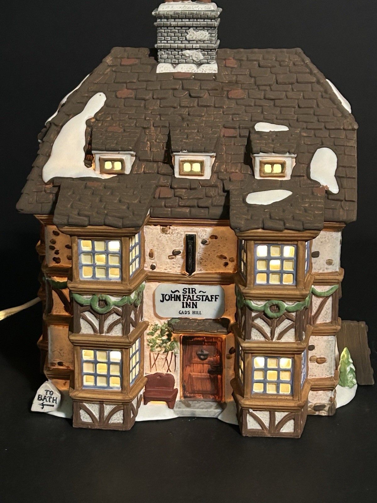 Dept 56 HV Dickens’ Village Series Sir John Falstaff Inn 4th Edition, 1995