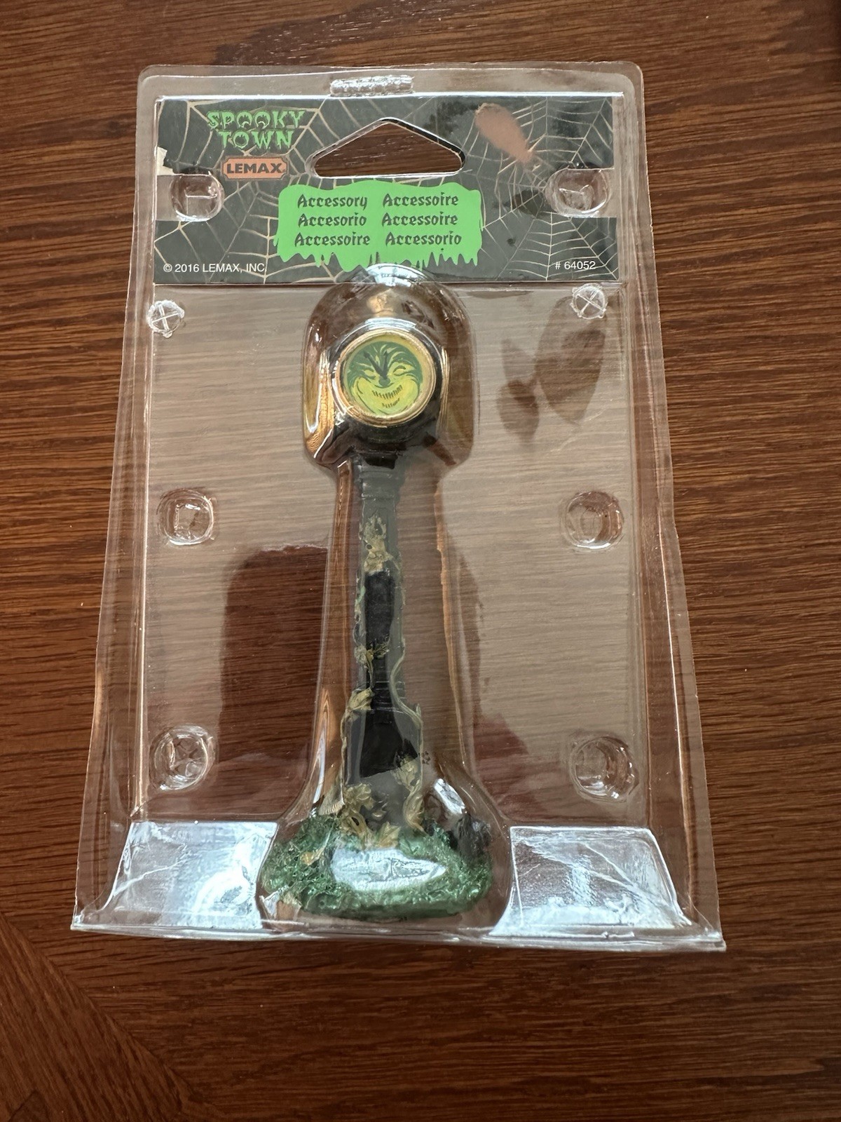 Lemax Spooky Town # 64052 “Creepy Clock” Figurine From 2016 New in Package