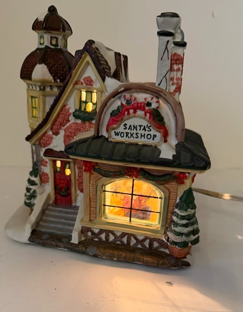 Canterbury Lane, Santa’s Workshop, Illuminated