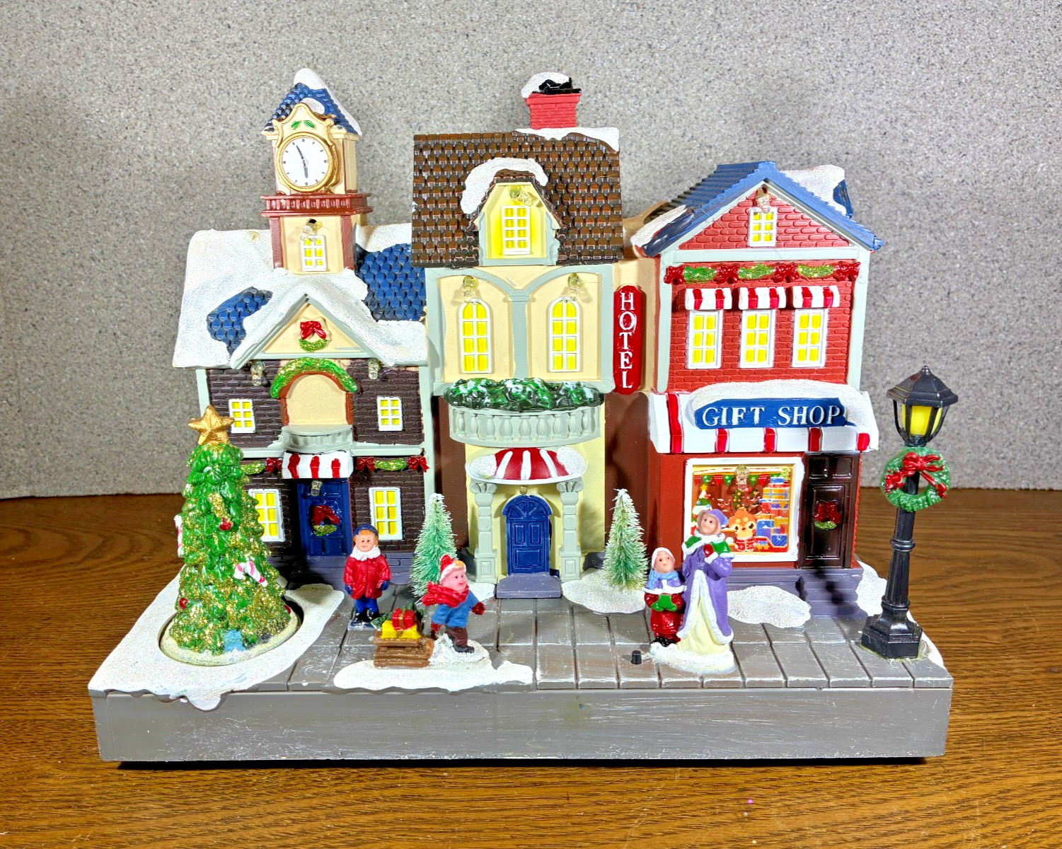 Rite Aid Christmas Holidays Winter Scenery Hotel Gift Shop Model #C63600