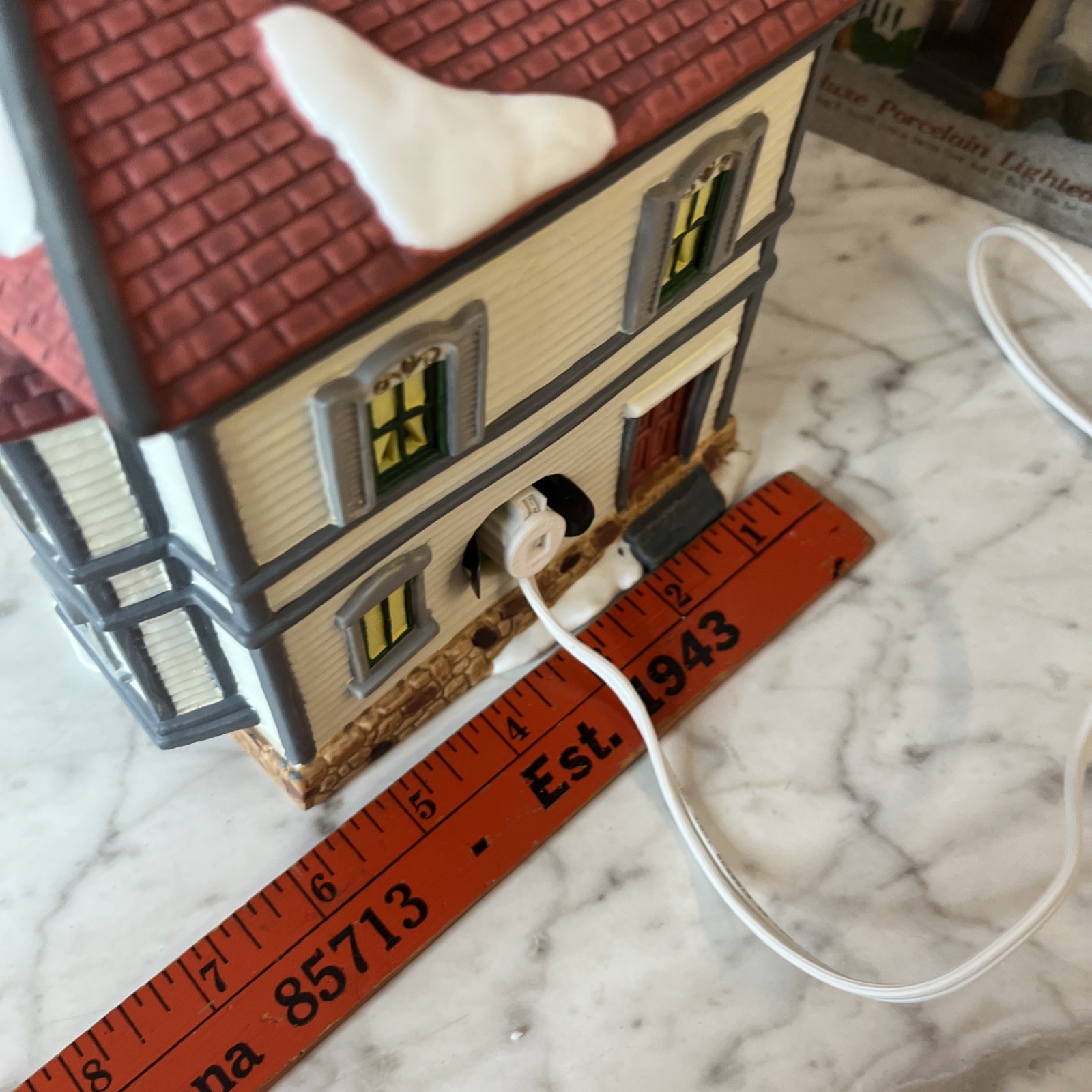OWELL Heartland Bed And Breakfast Deluxe Porcelain Lighted House Limited Edition