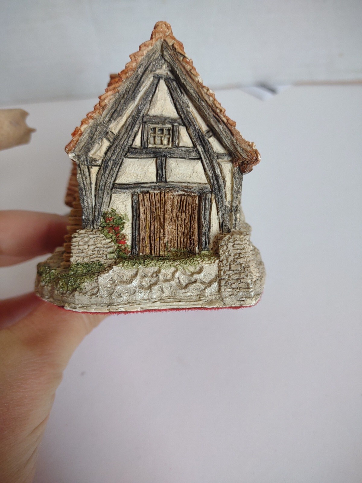 1983 David Winter Cottages The Bothy by John Hine made in Great Britain CG