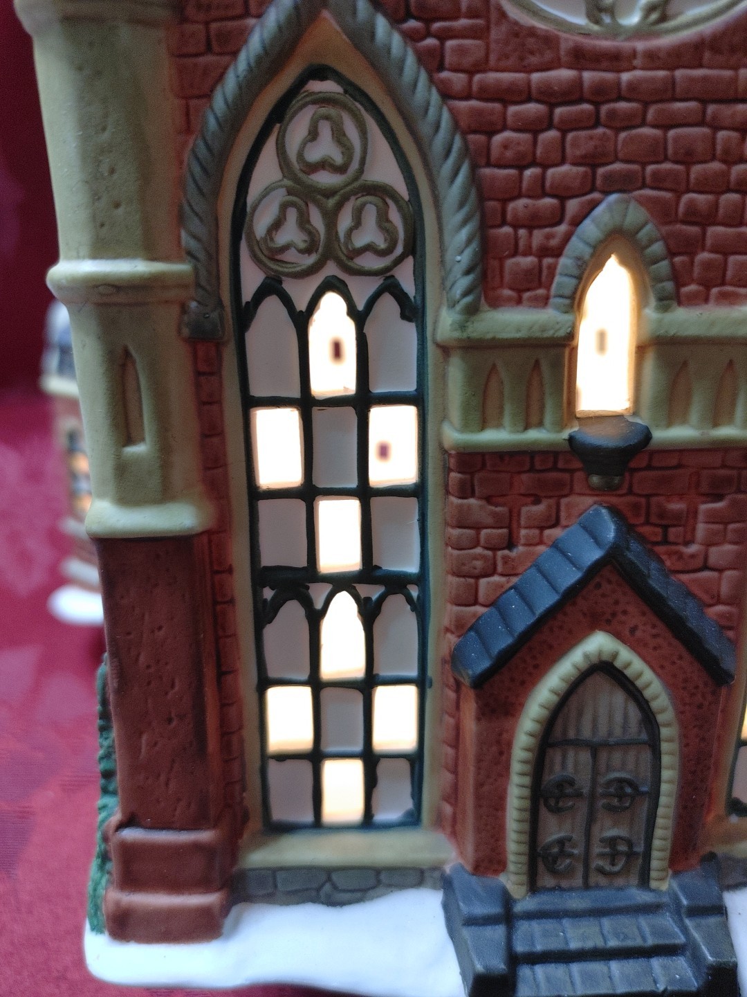 Heartland Valley Village 2000 Cathedral Church Limited Edition O’well W/light