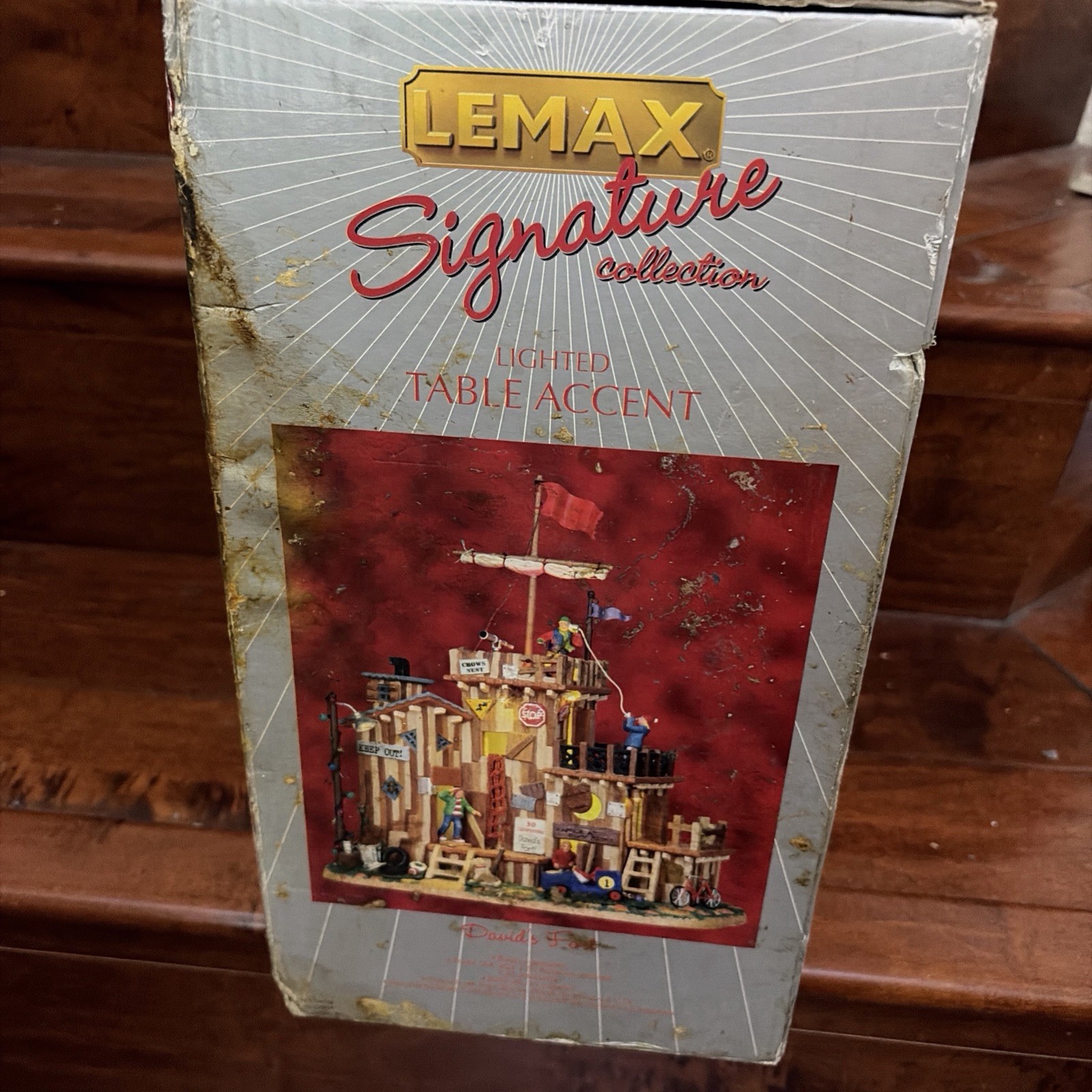 2010 LEMAX Signature Christmas Holiday Village David’s Fort #04218 Read
