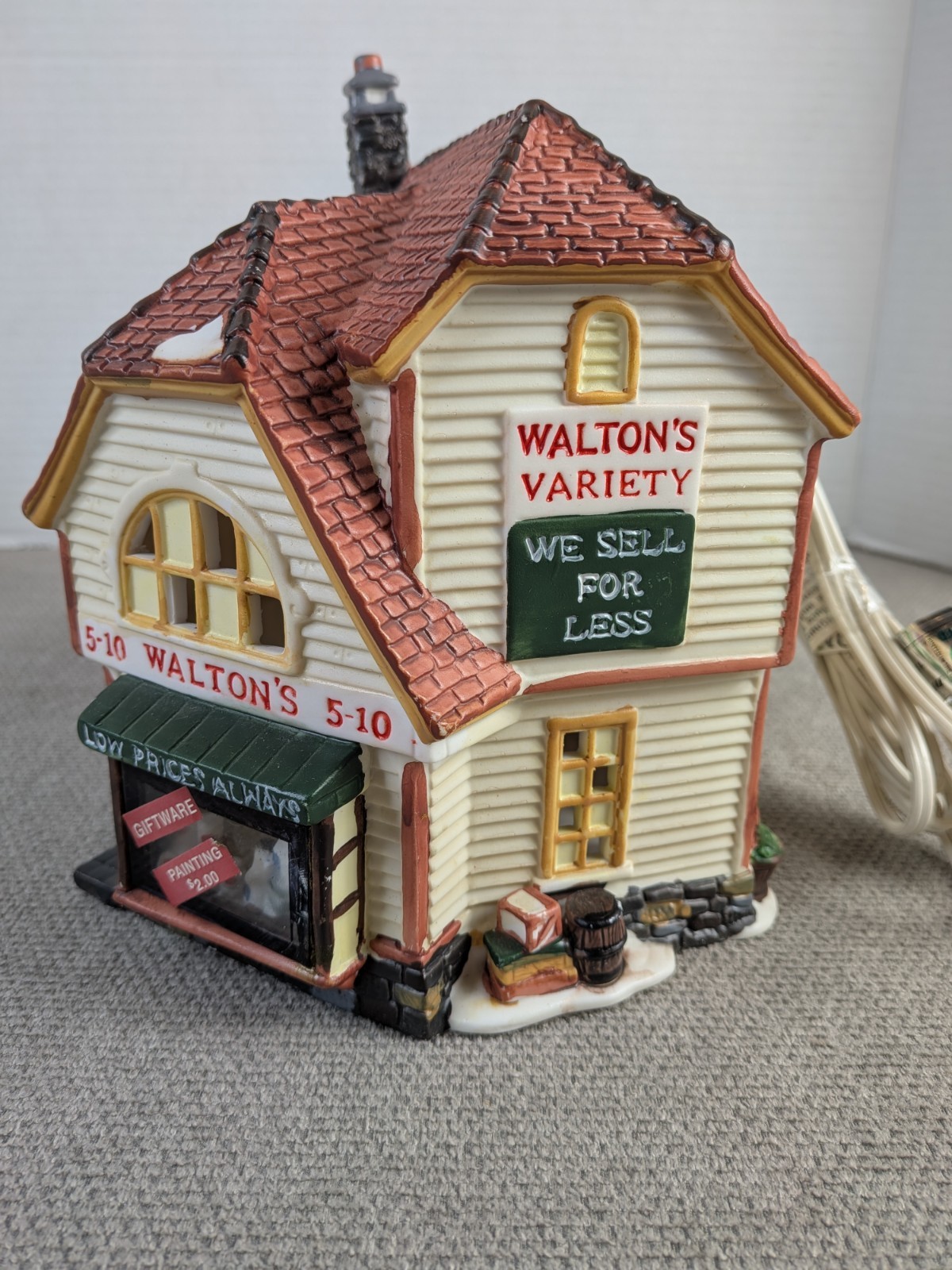 Christmas Holiday Time Walton’s 5-10 Variety Store Lighted Village Store P0369