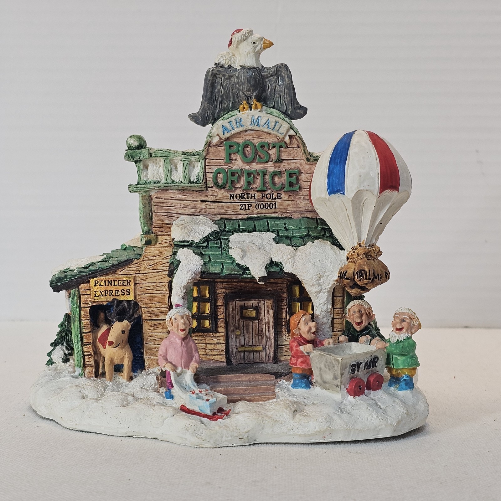 Vtg 1995 Santa’s Town- Post Office,Santa’s House,G.bread bakery. Reindeer Barn
