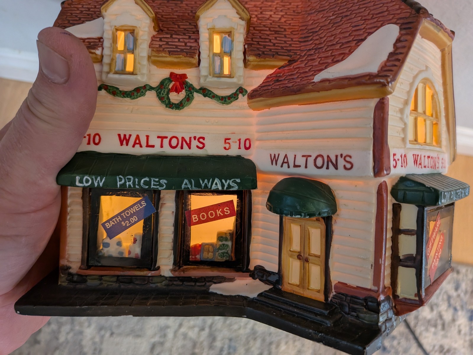 Christmas Holiday Time Walton’s 5-10 Variety Store Lighted Village Store P0369