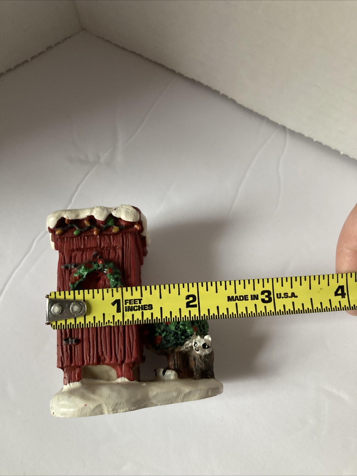 Lemax Christmas Village Accessory Outhouse with Raccoon Figure #64481 2 3/4″