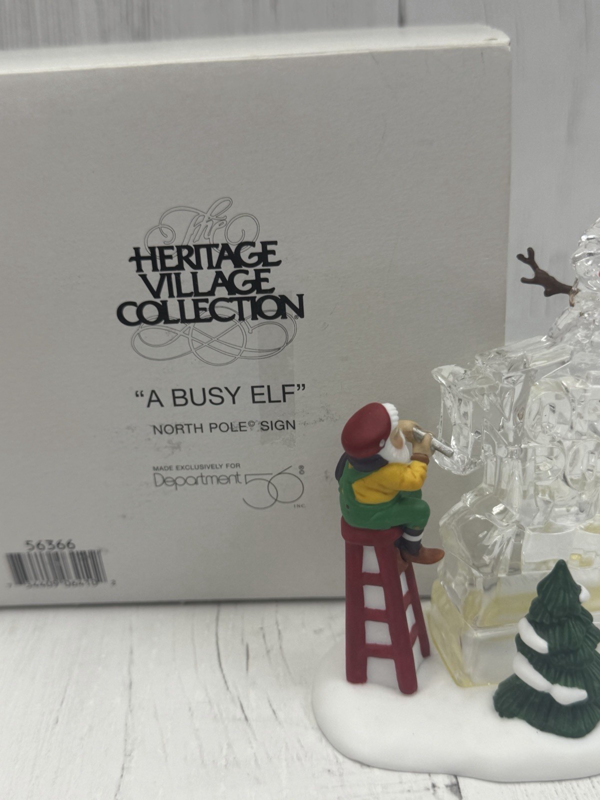 Dept 56 North Pole A Busy Elf 56366 Figurine Original Box & Sleeve