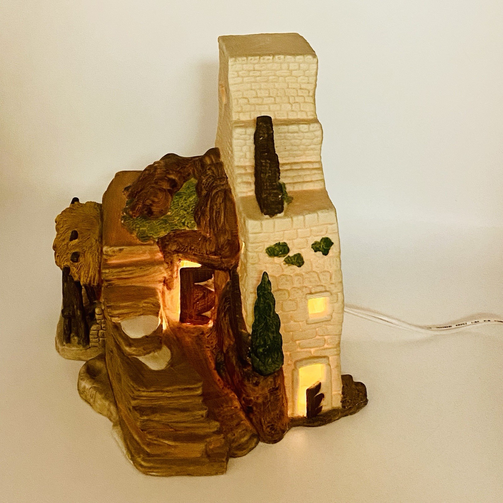Heritage Village Little Town of Bethlehem Dept 56 Manger Stable 59757 Lights Up