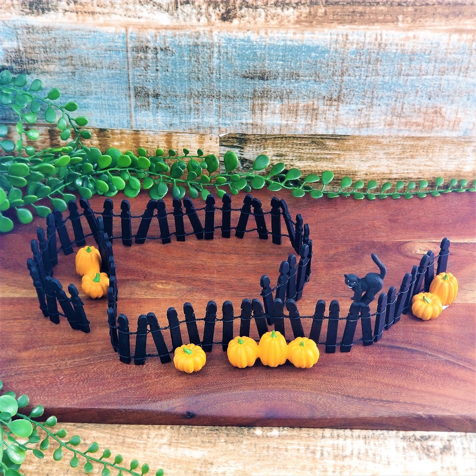 Vintage Dept 56 Village Halloween Fence Pumpkins Black Cat Set of 2 For Dioramas