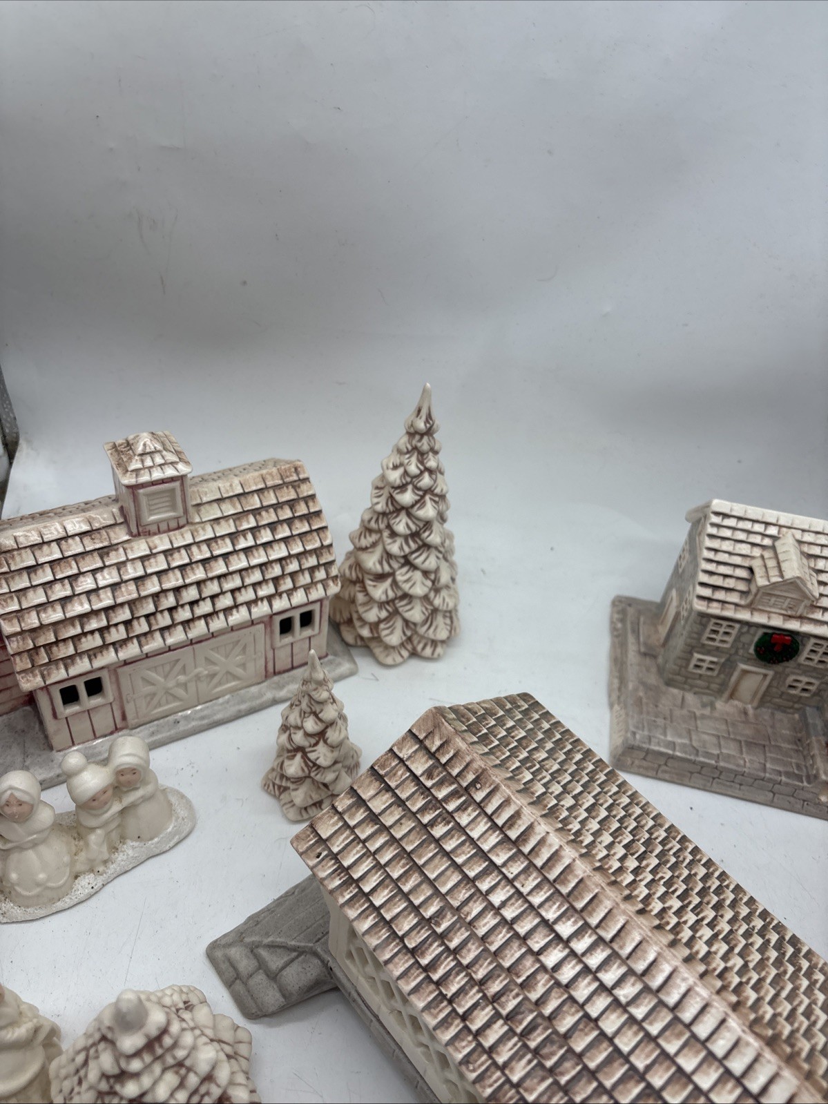 19 Pc Christmas Village Ceramic Handmade Vintage Hotel House Barn Trees 1970/80s