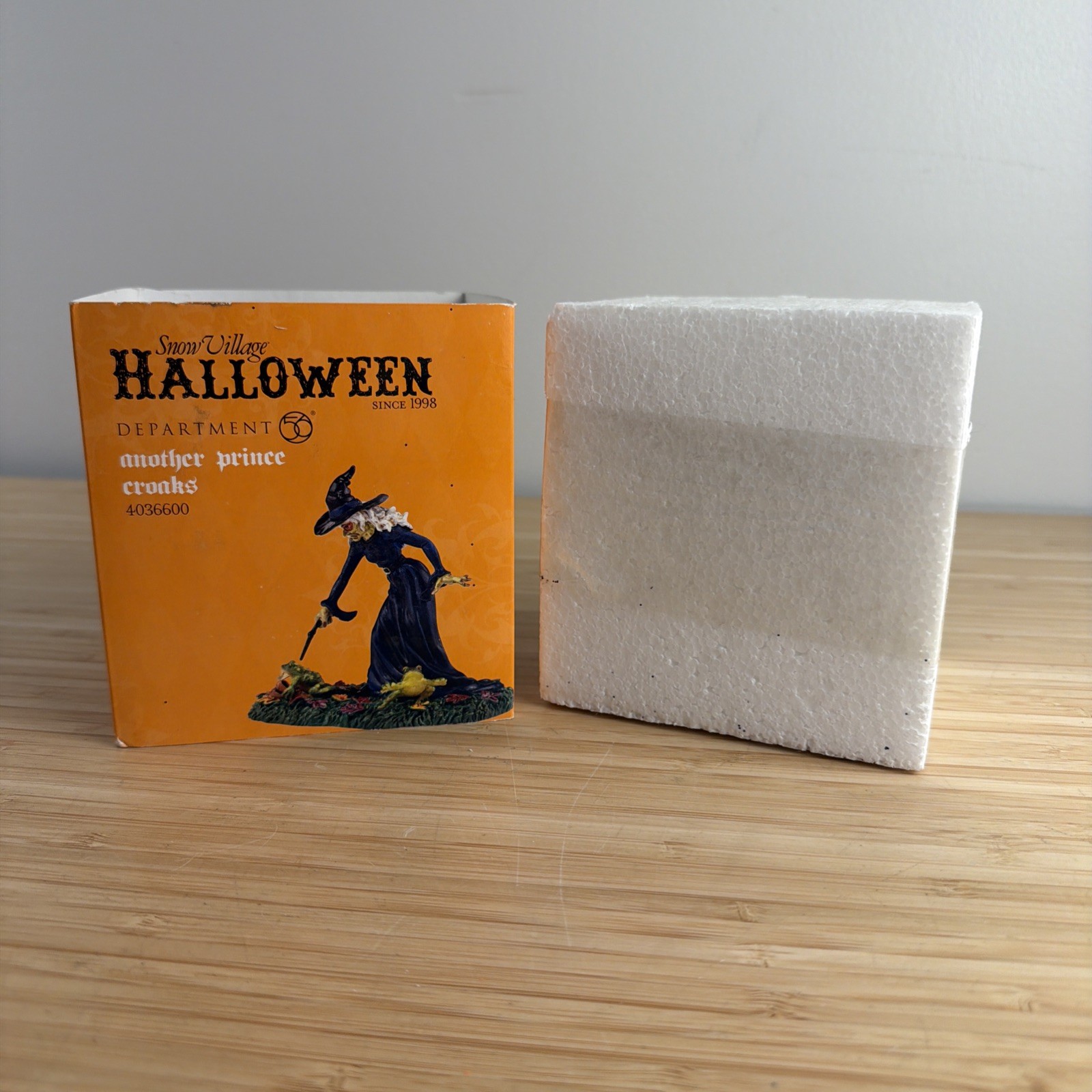 NEW Dept 56 Another Prince Croaks Halloween Village Figurine Witch Frogs 4036600