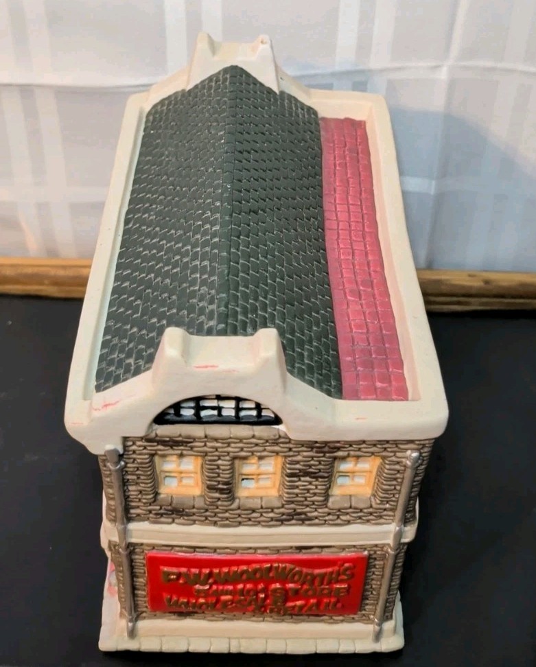 American Village F.W. WOOLWORTH 5 10 DIME Store Front Christmas Building Decor