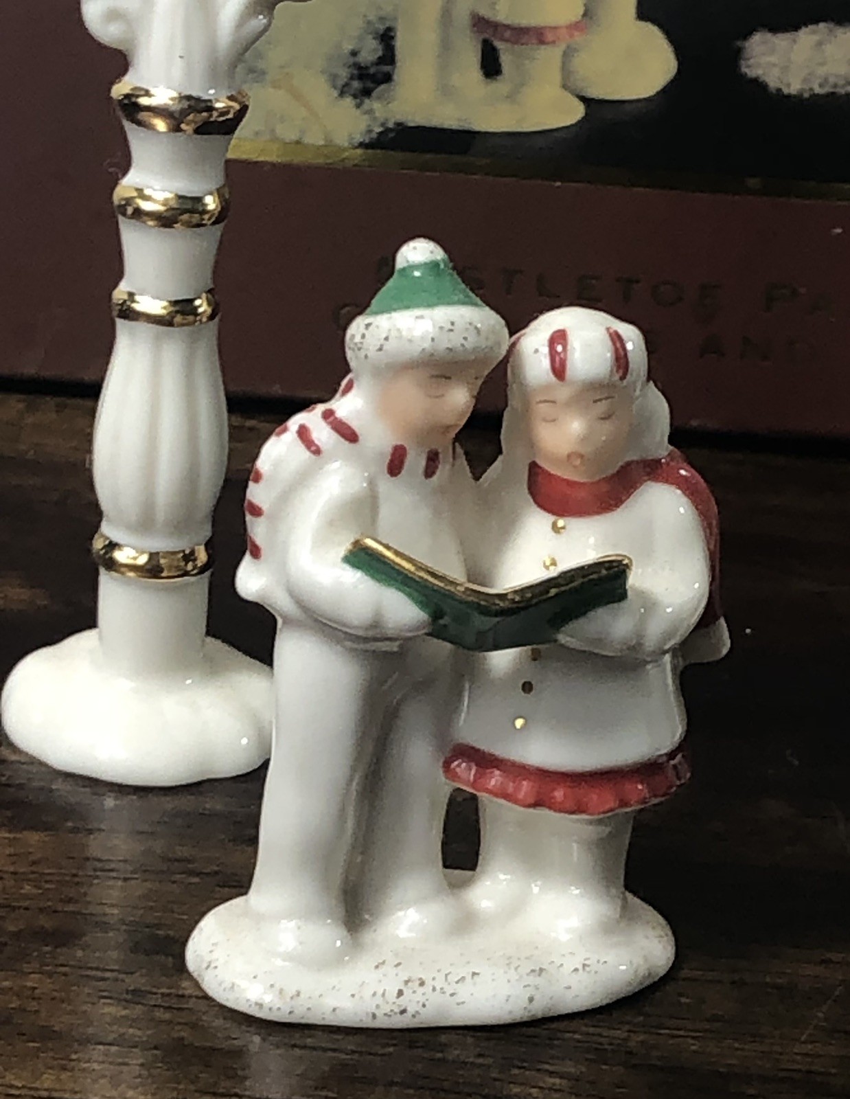 Carolers And Town Sign Lenox Village Treasures Mistletoe Park #6340228 Retired