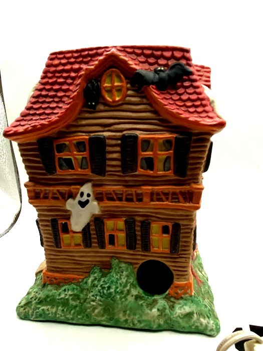 Creepy Hollow Haunted Hotel Lighted Haunted House with Cord Boxed