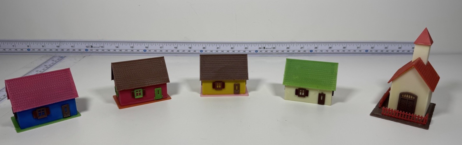Hoffman Model Train Village 1950s Plastic 5pc Houses & Church