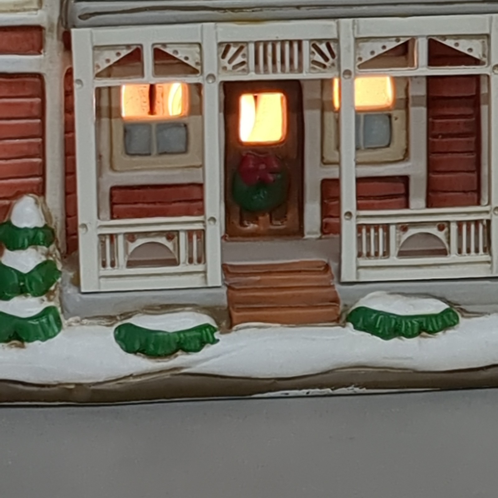 Lefton Colonial Village Lattimore House Includes box Light Vintage Christmas