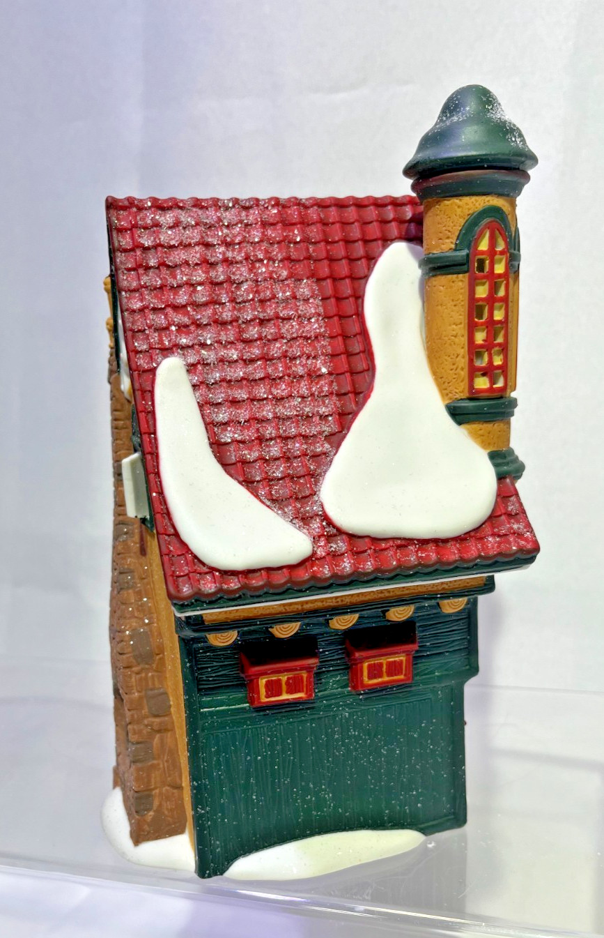 Retired Department 56 North Pole Elfin Snow Cone Works # 5633-2 With Box & Light