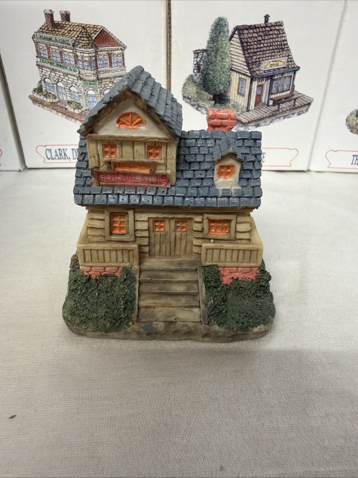 Village Americana Lot of 14 Liberty Falls Town Buildings & Figurines Holiday