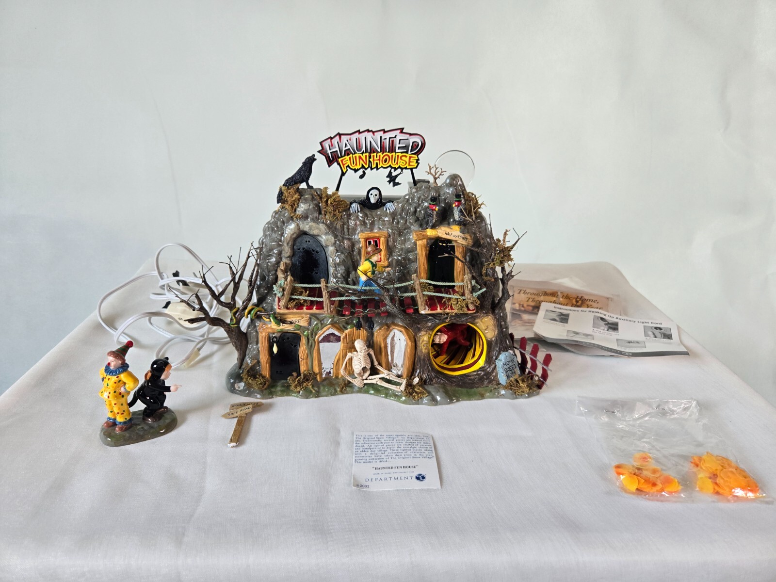 Dept 56 Snow Village Halloween Haunted Fun House – Works SOME FLAWS, PLEASE READ