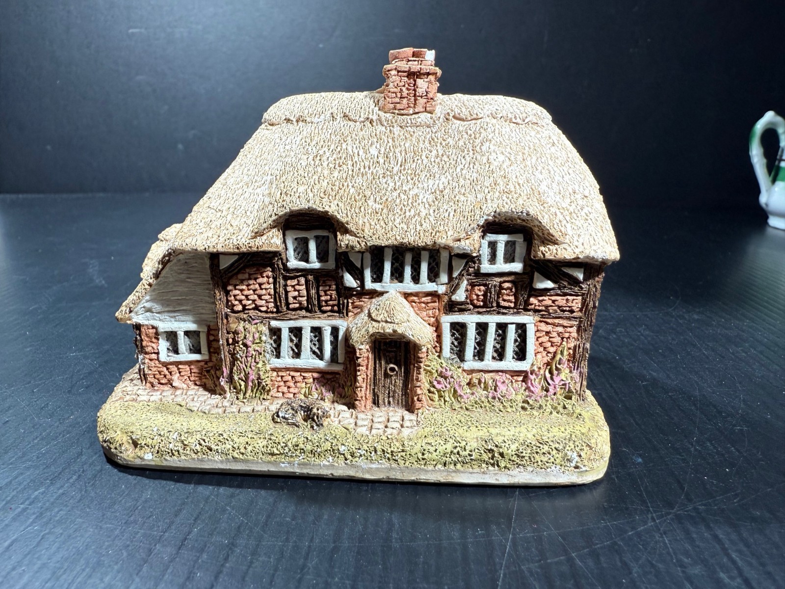 Lilliput Lane “Honeysuckle” Miniature Masterpiece Cumbria, United Kingdom