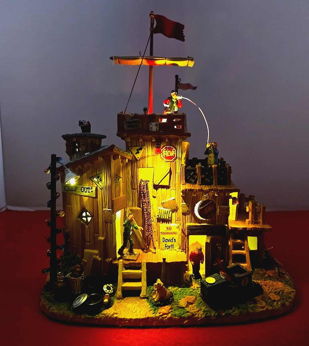LEMAX DAVID’S FORT-LIGHTED HOLIDAY VILLAGE RETIRED MINT MINT COND. SEE PICS.