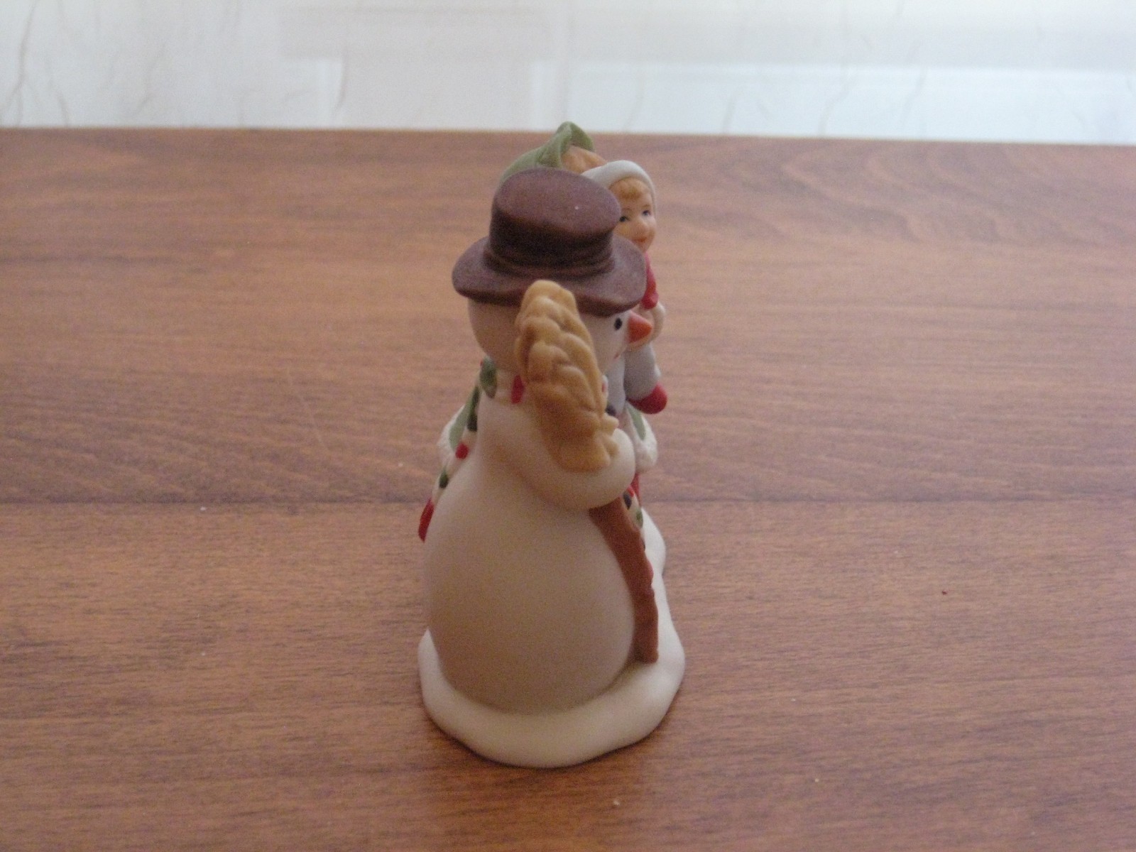 LEFTON COLONIAL VILLAGE SNOWMAN W/ 2 KIDS