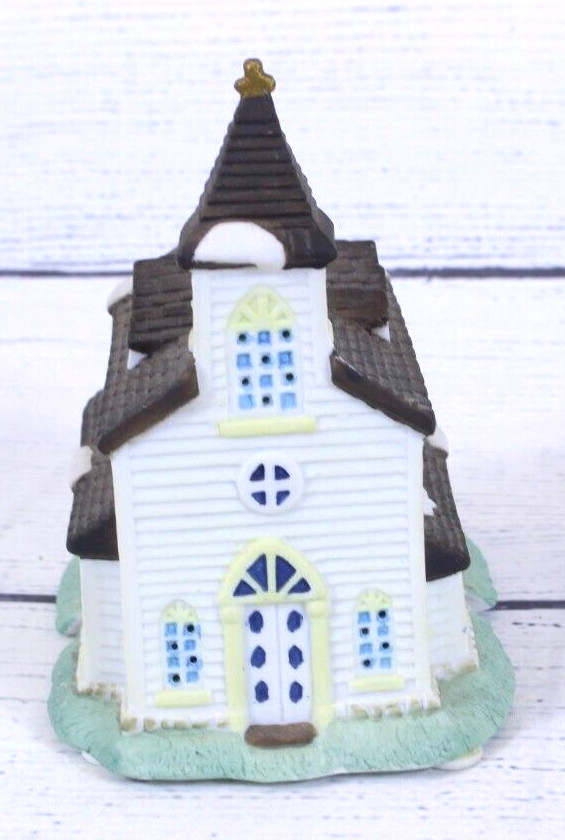 Vintage Christmas Village Church Building & County Court House 1994
