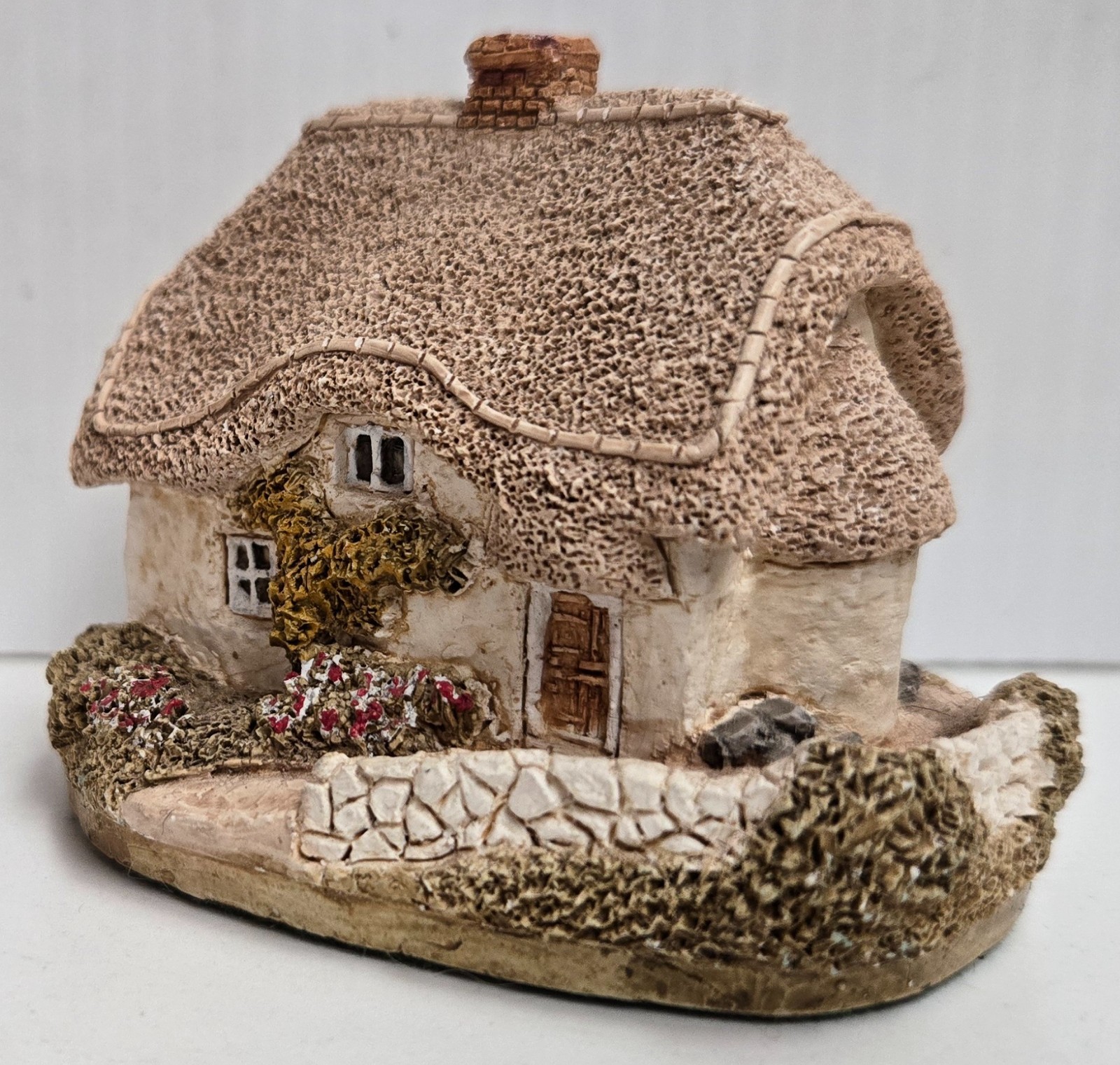 Lilliput Lane Clover Cottage c1987-94 Miniature Handmade in Cumbria, England 6cm