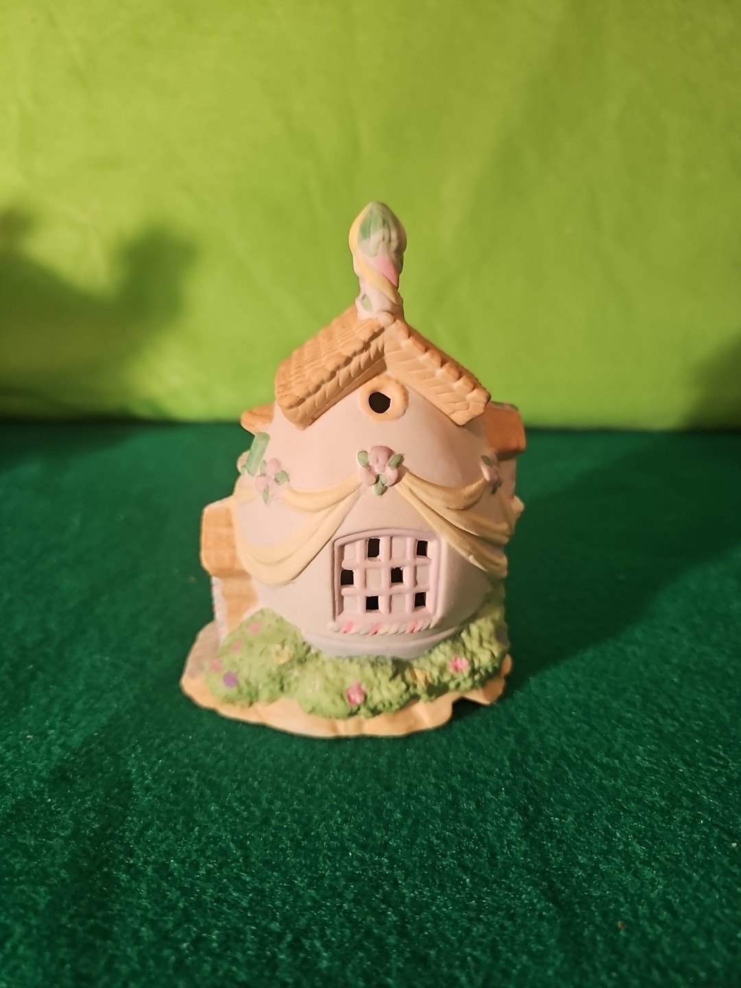 Vintage Lot Of 4 Easter Village Houses.