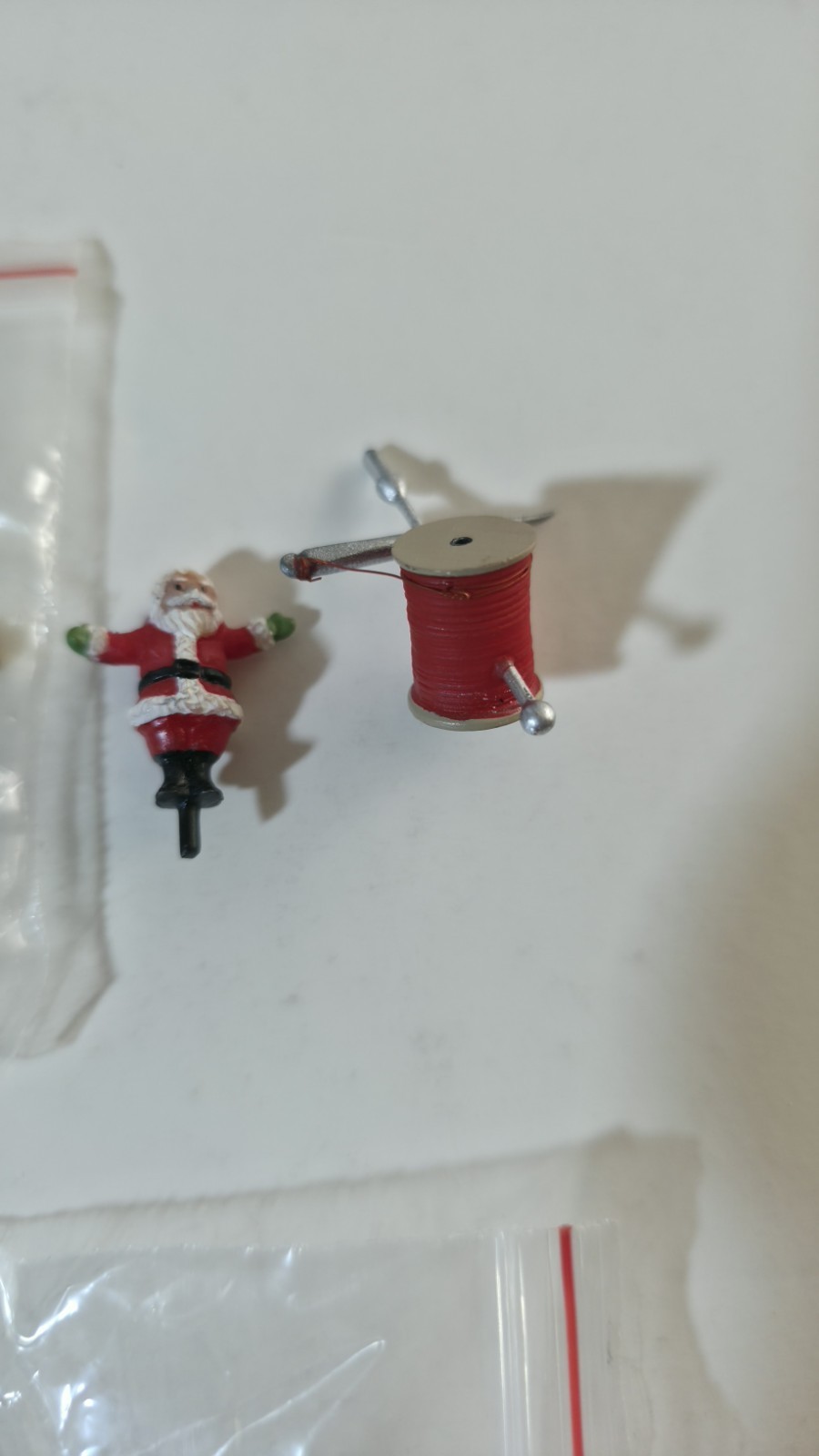 Dept 56 North Pole – Santa’s Tailor Shop – Mint In Box 56793 Sewing W/ Acc