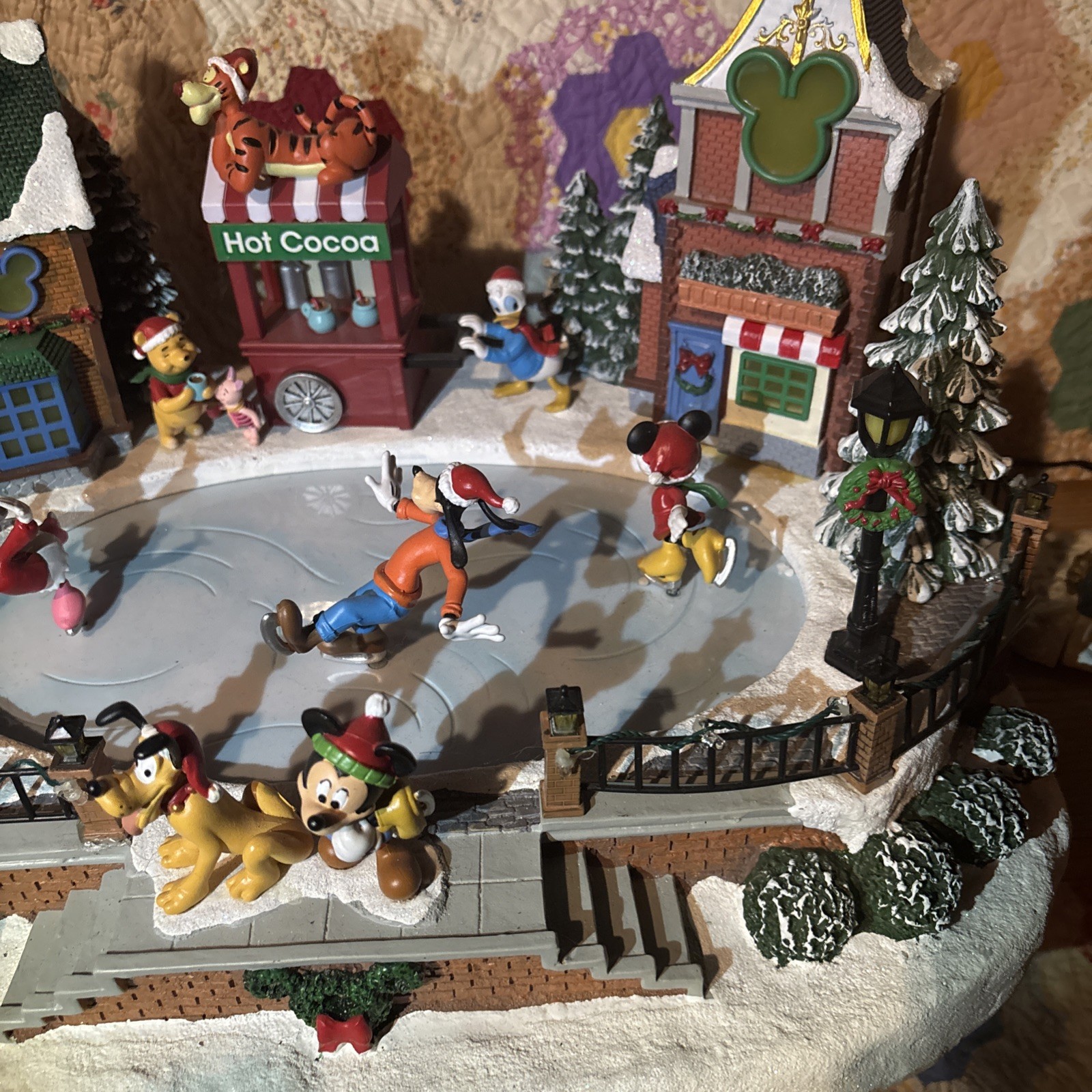 Disney On Ice- Christmas Village Piece. Excellent Piece . (No Original Box)
