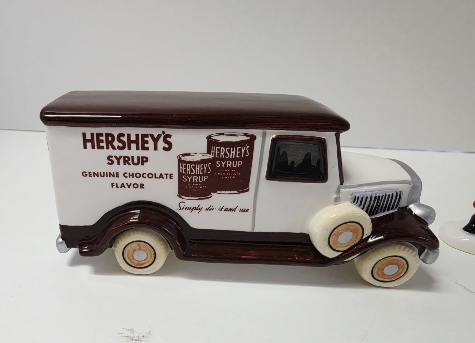 Department 56 KIDS LOVE HERSHEY’S Set Snow Village Truck Kids Track Compatible