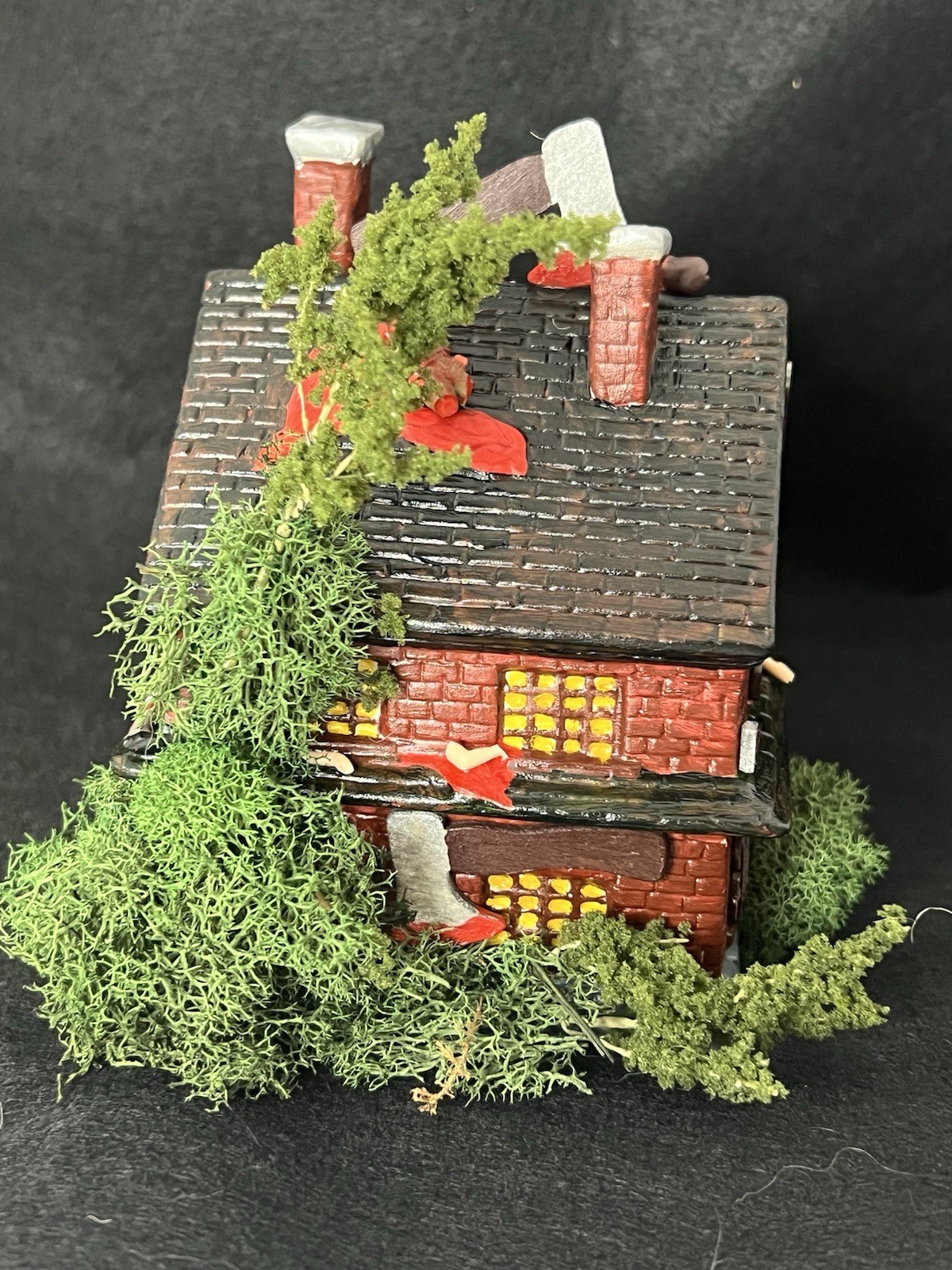 Halloween Village House/Ceramic/Hatchet House