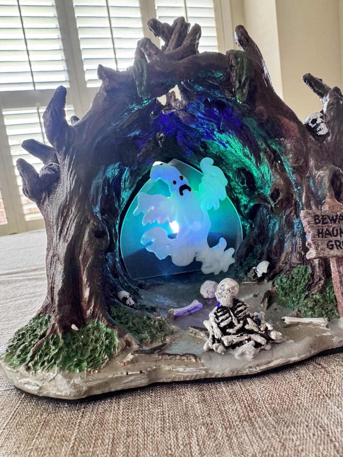 2006 Lemax Spooky Town Haunted Grove Lighted & Animated Ghost Cave Working