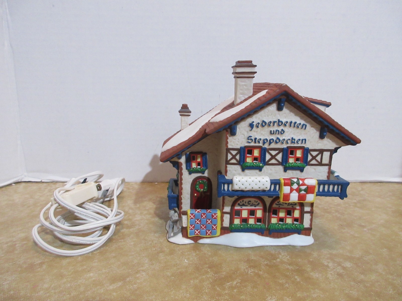 Dept. 56 Heritage Alpine 1998 Federbetten & Steppdecker Feather Beds & Quilts