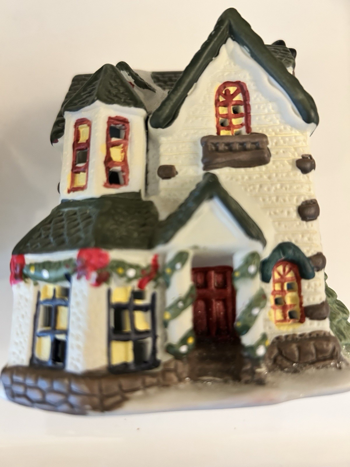 Cobblestone Corners 2001 Porcelain Christmas Buildings, Lot Of 2