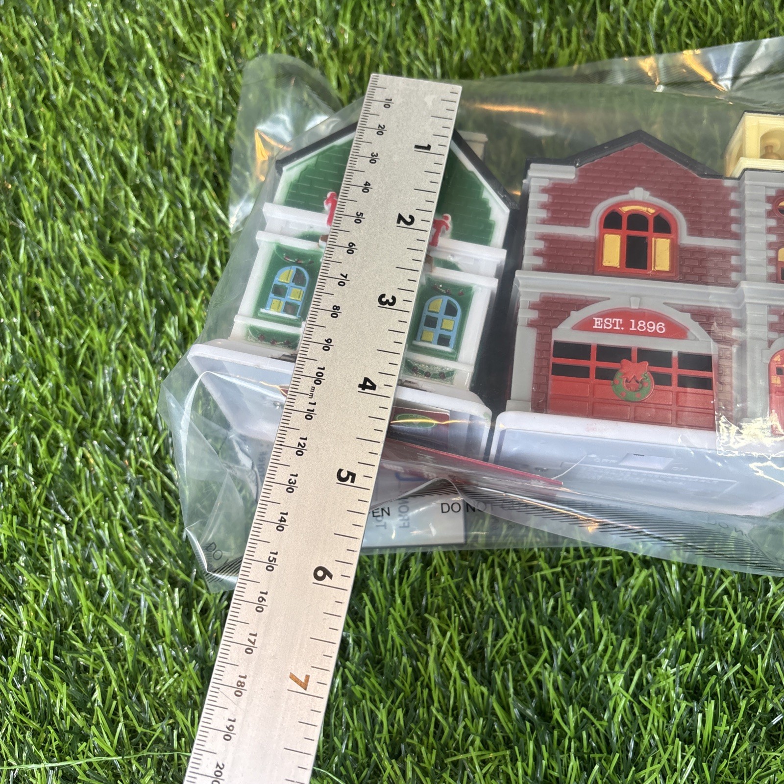 Lighted Christmas Village Houses Set of 2 NEW w/ Tags Tested Working