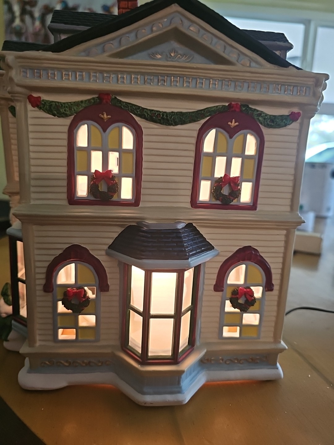 St. Nicholas Square University Club Village Collection Rotating