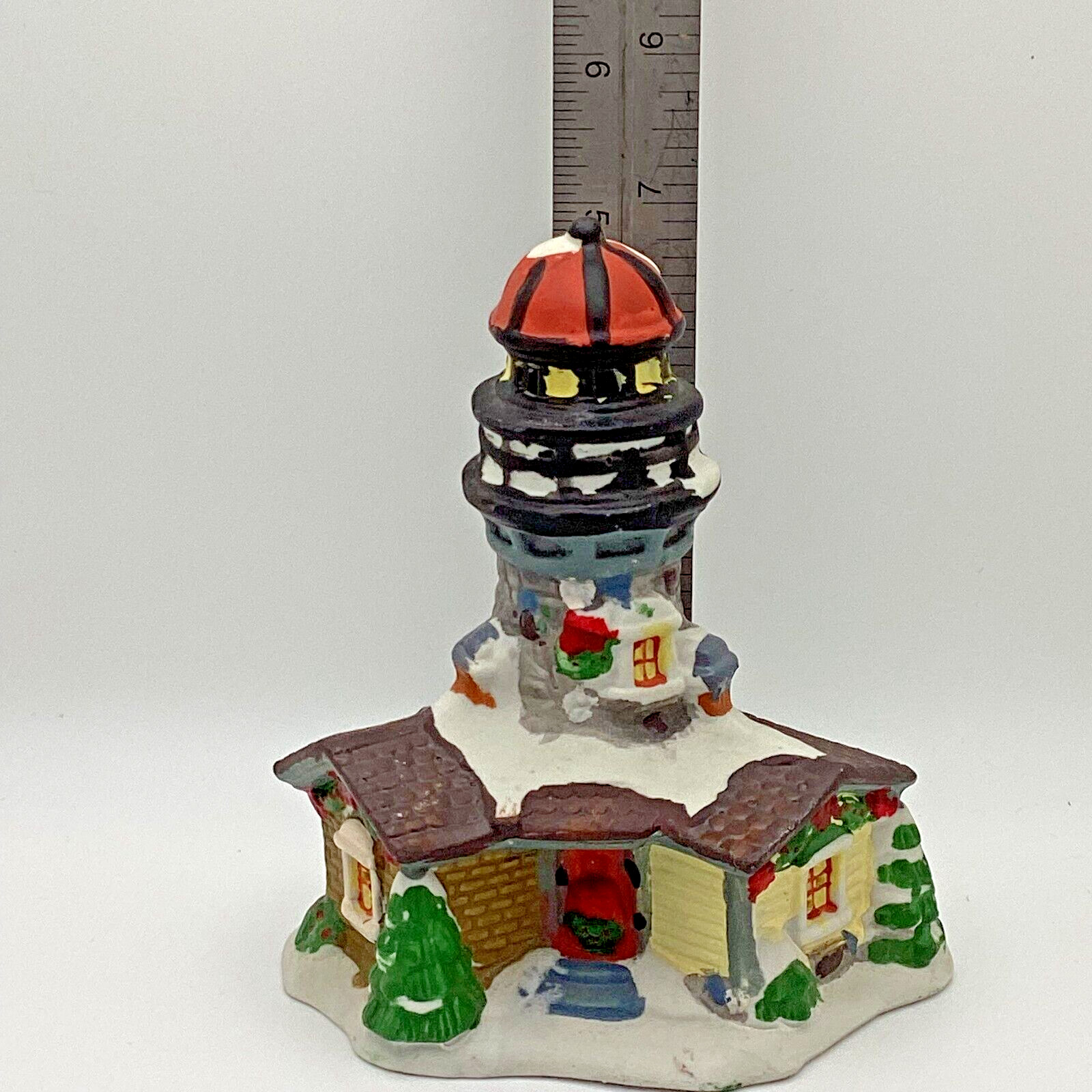 Village Lighthouse 2005 Christmas Holiday Home Decor