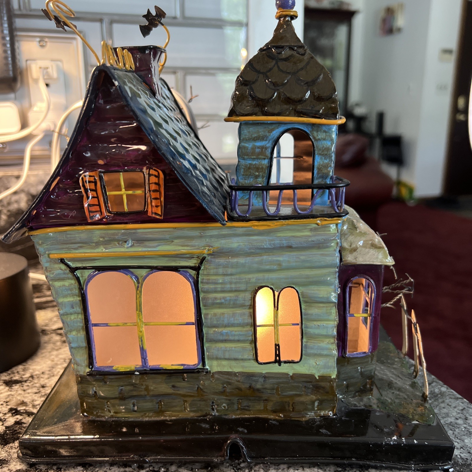 Halloween Haunted House Metal Light Up Decoration – House of Lloyd – Electric