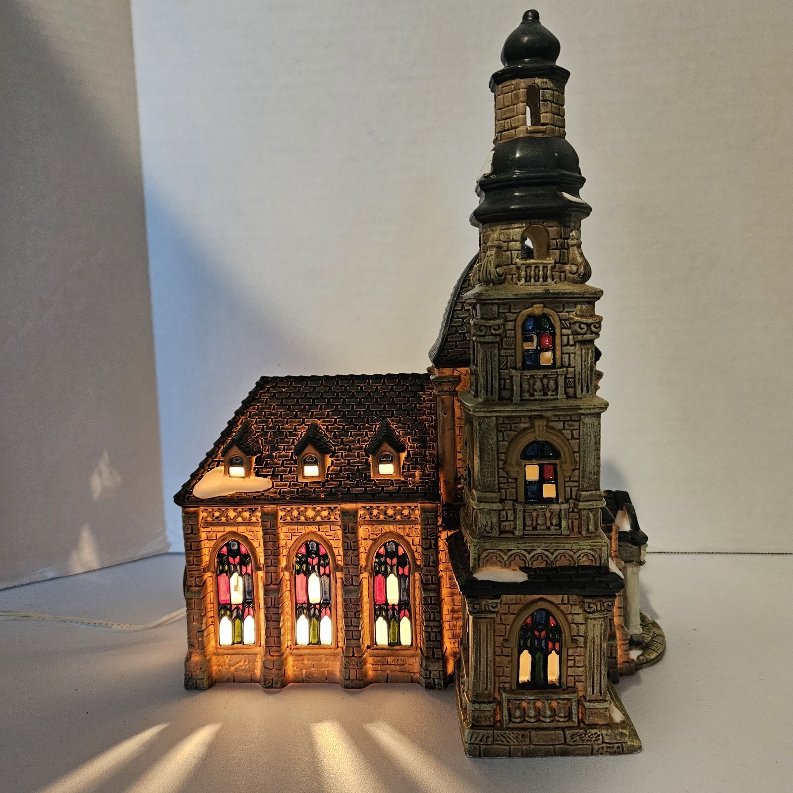O’WELL Heartland Valley Village Deluxe Lighted Church 1999 Christmas w/ cord