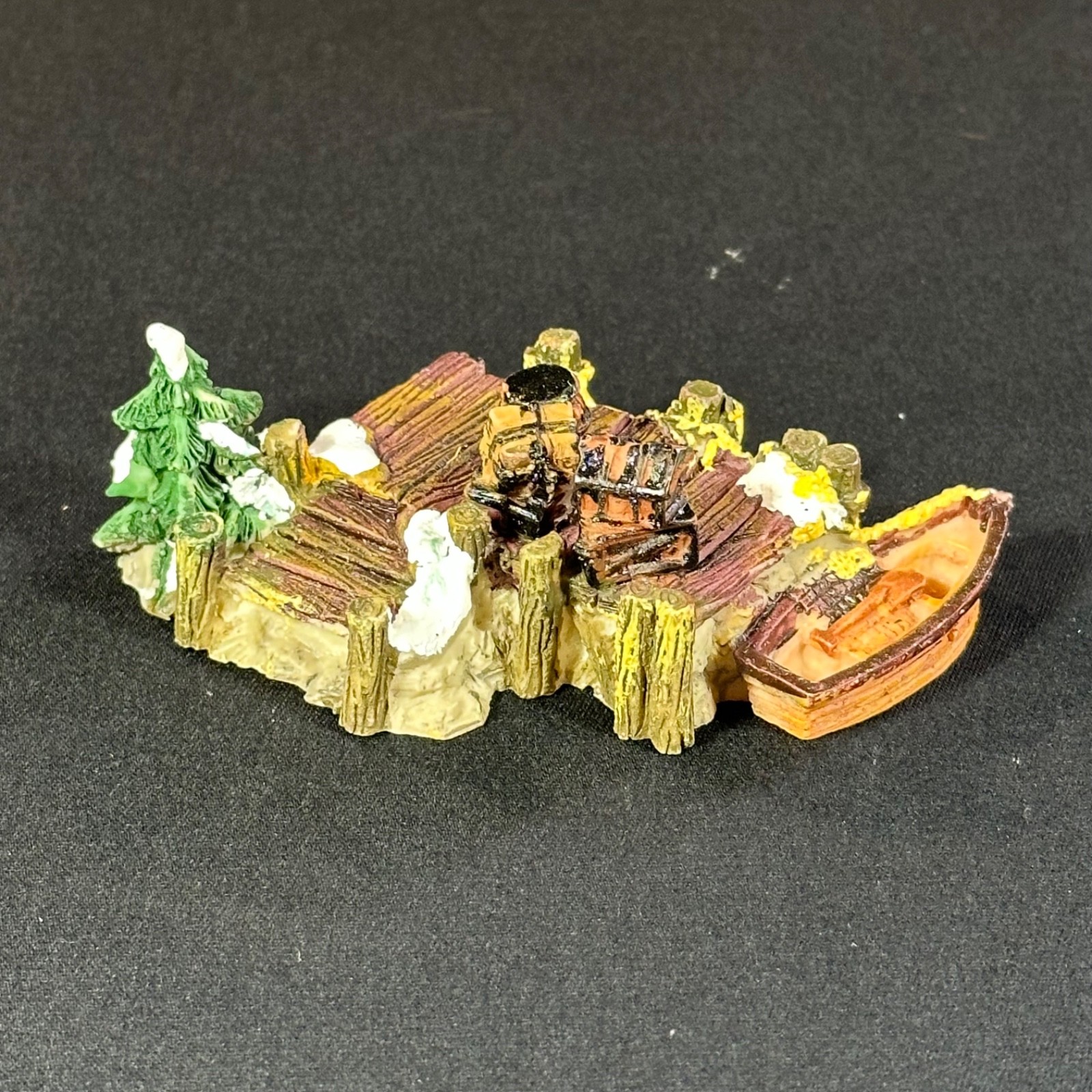 Cobblestone Corners Village – 2002 Christmas – Resin Village Scenes – Excellent