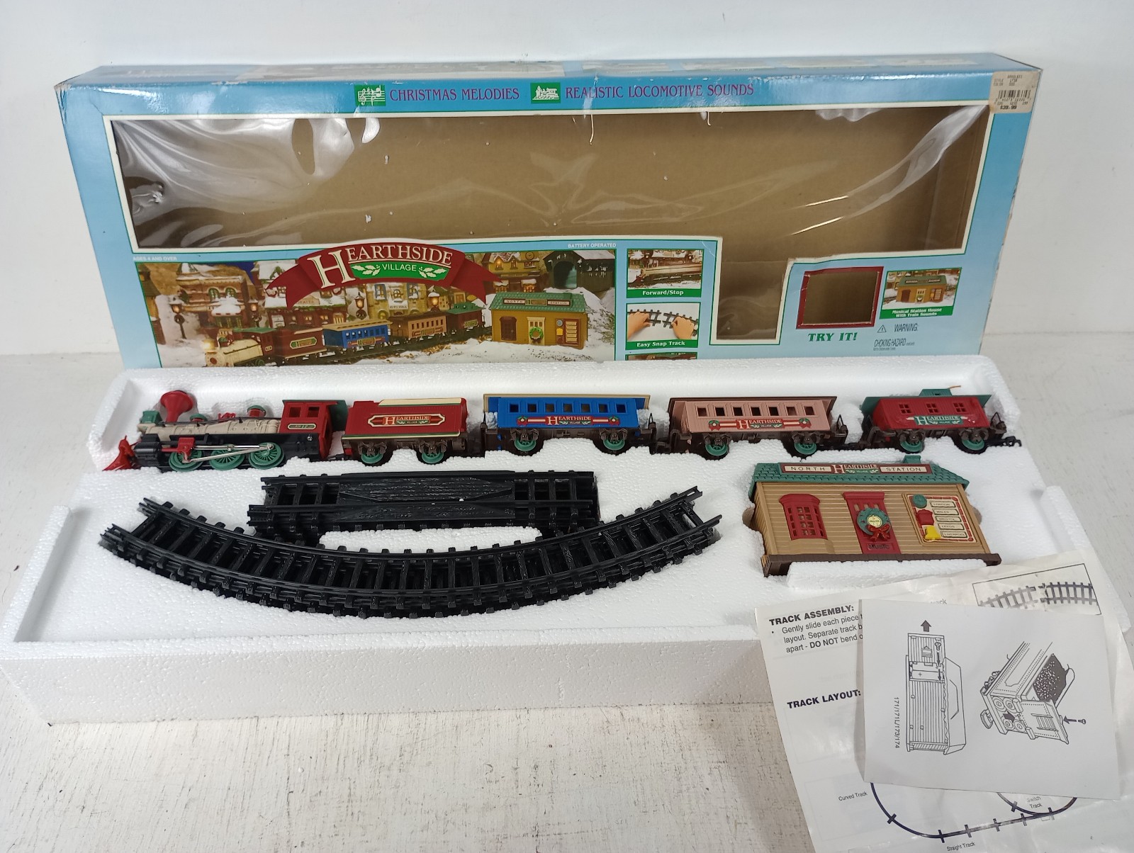 Hearthside Village Vintage Holiday Working Train Set (Read)