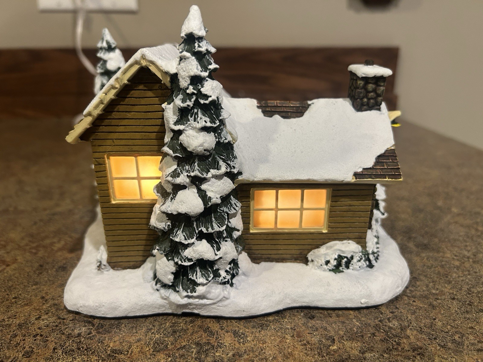 T. Redlin’s Winter Memories Collection Hawthorne Village Woodland Diner #A0841